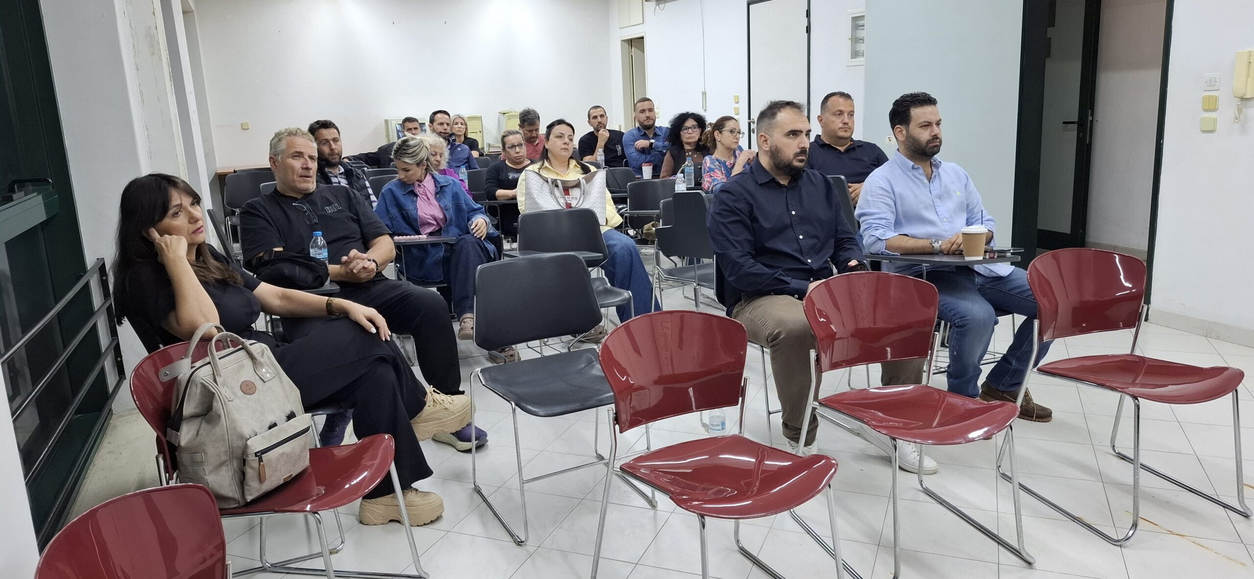 Έμποροι Πύργου: Η απαγόρευση ανοιχτών λεωφορείων ισχυρό πλήγμα για την αγορά μας