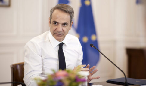 Είκοσι πορτρέτα προσωπικοτήτων ζωγραφισμένα στο 12<sup>ο</sup> γυμνάσιο Λαρίσης