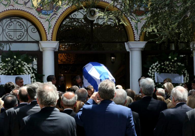 Κηδεύτηκε στο κοιμητήριο της Κηφισιάς ο Πέτρος Μολυβιάτης