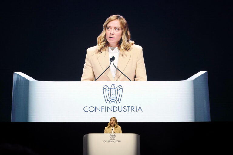 Μελόνι: Η Ευρώπη θα πρέπει να έχει το θάρρος να καταργήσει τους εσωτερικούς δασμούς που έχει επιβάλει στον εαυτό της