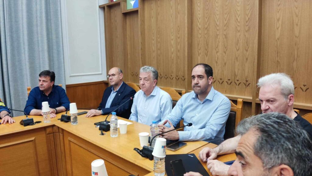 Ηράκλειο – Γ. Κεφαλογιάννης: «Κανένα ζήτημα ανησυχίας για την ασφάλεια των κτιρίων» – Αυτοψία μετά το σεισμό των 6,1 Ρίχτερ 4 Ηράκλειο – Γ. Κεφαλογιάννης: “Κανένα ζήτημα ανησυχίας για την ασφάλεια των κτιρίων” – Αυτοψία μετά το σεισμό των 6,1 Ρίχτερ