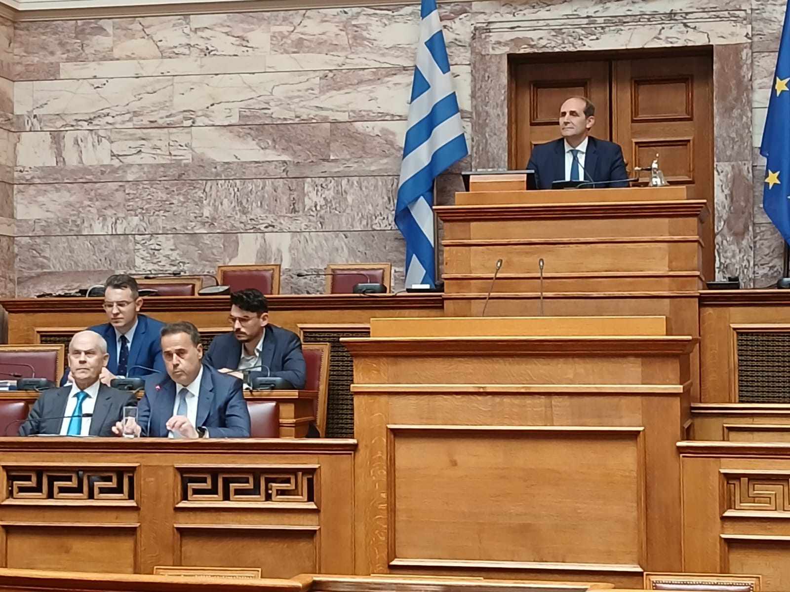 Πηγές Κοινοβουλευτικής Ομάδας της Νέας Δημοκρατίας σχετικά με τη ρύθμιση για τους οικισμούς κάτω των 2.000 κατοίκων