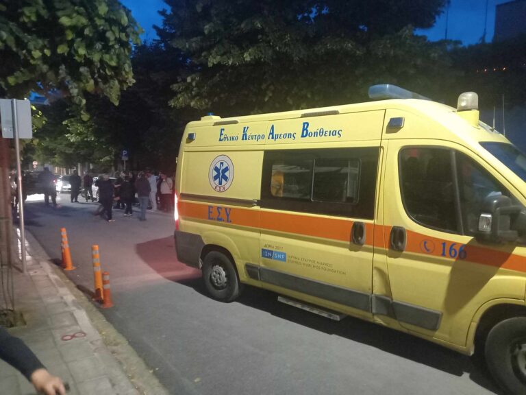 Τραγωδία στη Λάρισα: Γυναίκα βρέθηκε μαχαιρωμένη και τυλιγμένη σε κουβέρτα στο δρόμο – Έχουν προσαχθεί ο γιος και ο ανιψιός της