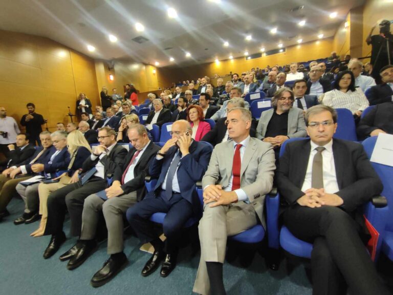 Κοζάνη: Παρουσίαση Τοπικού Σχεδίου Ανάπτυξης από πολυπληθές κυβερνητικό κλιμάκιο (video)