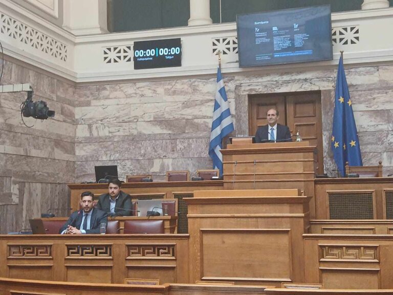 Παρουσιάστηκε το νομοσχέδιο για την αναβάθμιση της ασφάλειας των σιδηροδρόμων στην Κοινοβουλευτική Ομάδα της ΝΔ