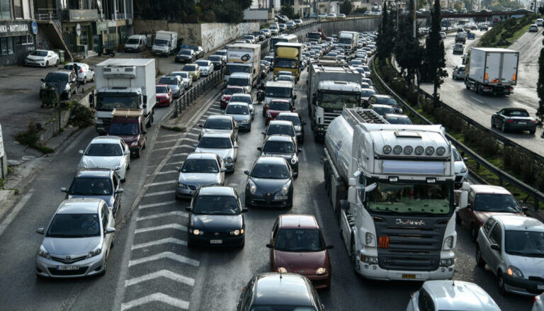 Τροχαίο στη Λεωφόρο Κηφισού – Σοβαρά τραυματισμένη μία γυναίκα