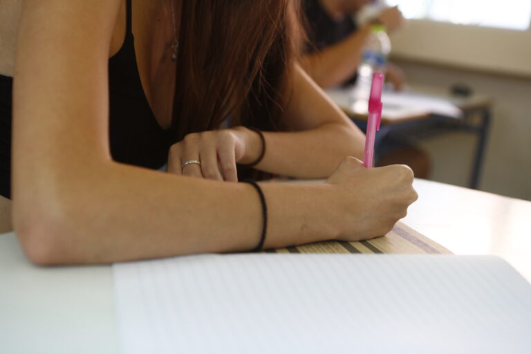 Πρεμιέρα εξετάσεων αύριο για τα λύκεια – Στις 30 Μαΐου θα ξεκινήσουν και οι Πανελλήνιες