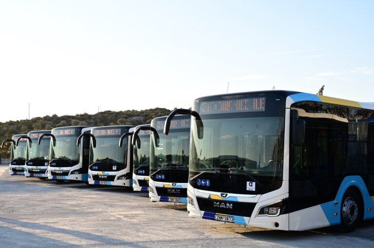 Διευθύνων σύμβουλος ΟΣΥ στο ΕΡΤΝews: Μέχρι τον Νοέμβριο θα κυκλοφορούν στην Αττική 951 νέα λεωφορεία – Προκήρυξη για 391 θέσεις οδηγών