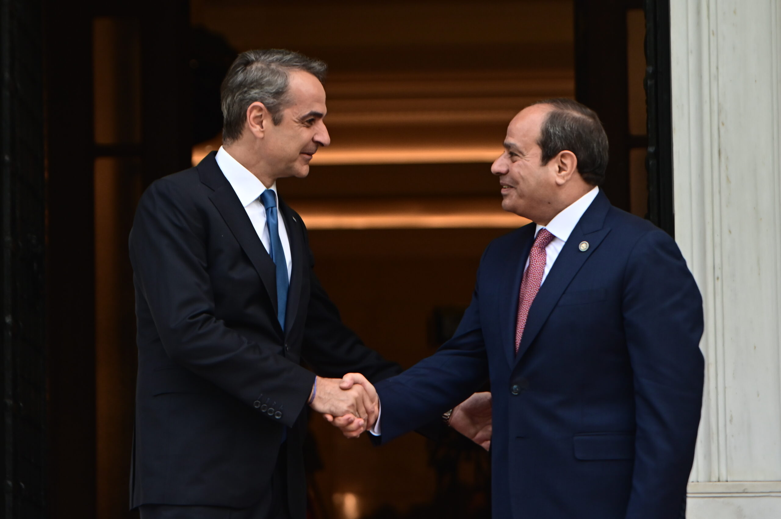 Tηλεφωνική επικοινωνία Μητσοτάκη – Σίσι για την Ι. Μ. Σινά – Τη Δευτέρα ελληνική αντιπροσωπεία θα μεταβεί στην Αίγυπτο