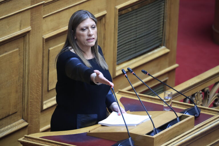 Αντιπαράθεση Ζ. Κωνσταντοπούλου – Π. Μαρινάκη για την ονοματοδοσία της αίθουσας «Παύλος Μπακογιάννης»
