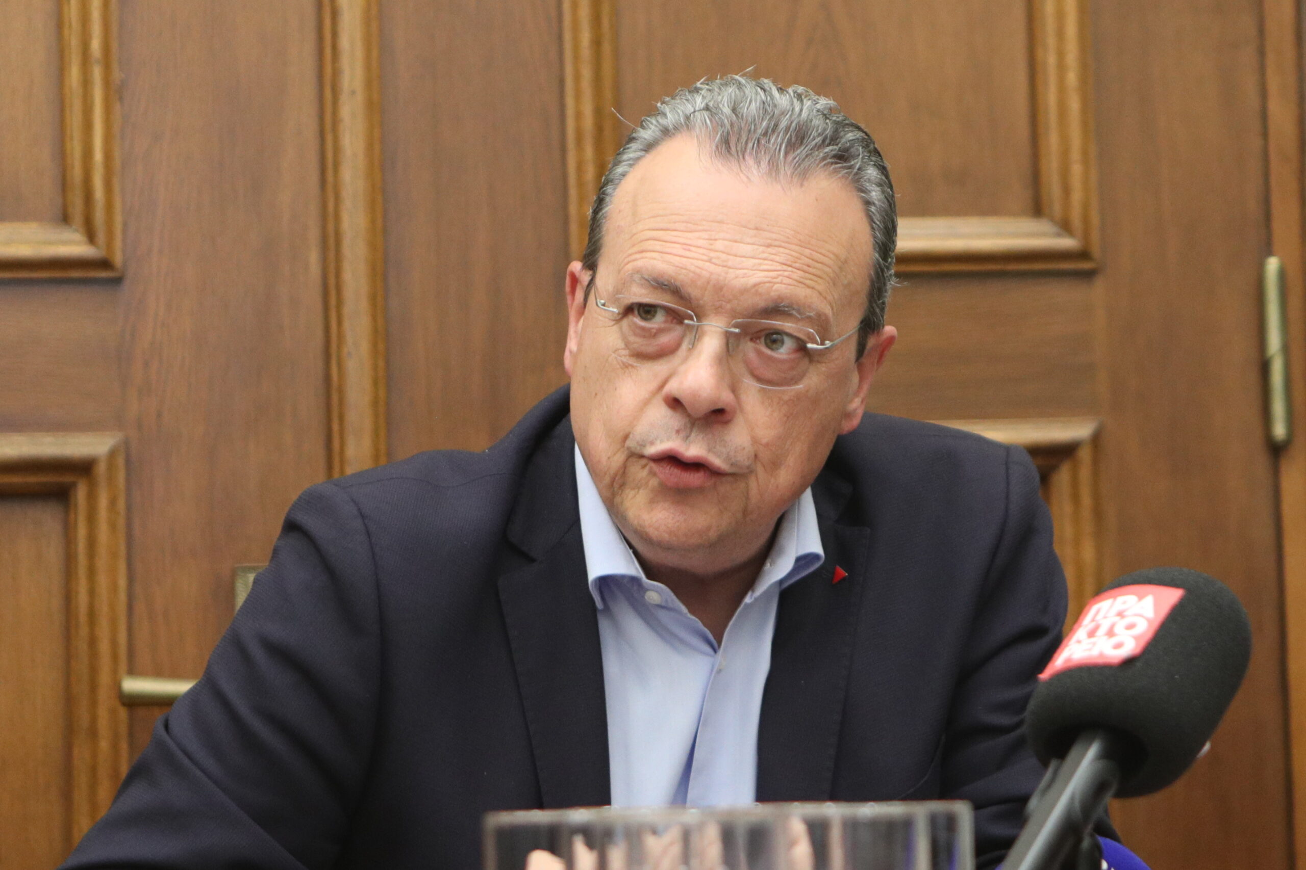 [377963] ΣΥΝΑΝΤΗΣΗ ΤΟΥ ΠΡΟΕΔΡΟΥ ΤΟΥ ΣΥΡΙΖΑ ΣΩΚΡΑΤΗ ΦΑΜΕΛΛΟΥ ΜΕ ΑΝΤΙΠΡΟΣΩΠΕΙΑ ΤΗΣ ΠΑΝΕΛΛΗΝΙΑΣ ΟΜΟΣΠΟΝΔΙΑΣ ΣΥΛΛΟΓΩΝ ΠΑΡΑΓΩΓΩΝ ΗΛΕΚΤΡΙΚΗΣ ΕΝΕΡΓΕΙΑΣ ΑΠΟ ΦΩΤΟΒΟΛΤΑΪΚΑ  (ΣΩΤΗΡΗΣ ΔΗΜΗΤΡΟΠΟΥΛΟΣ/EUROKINISSI)