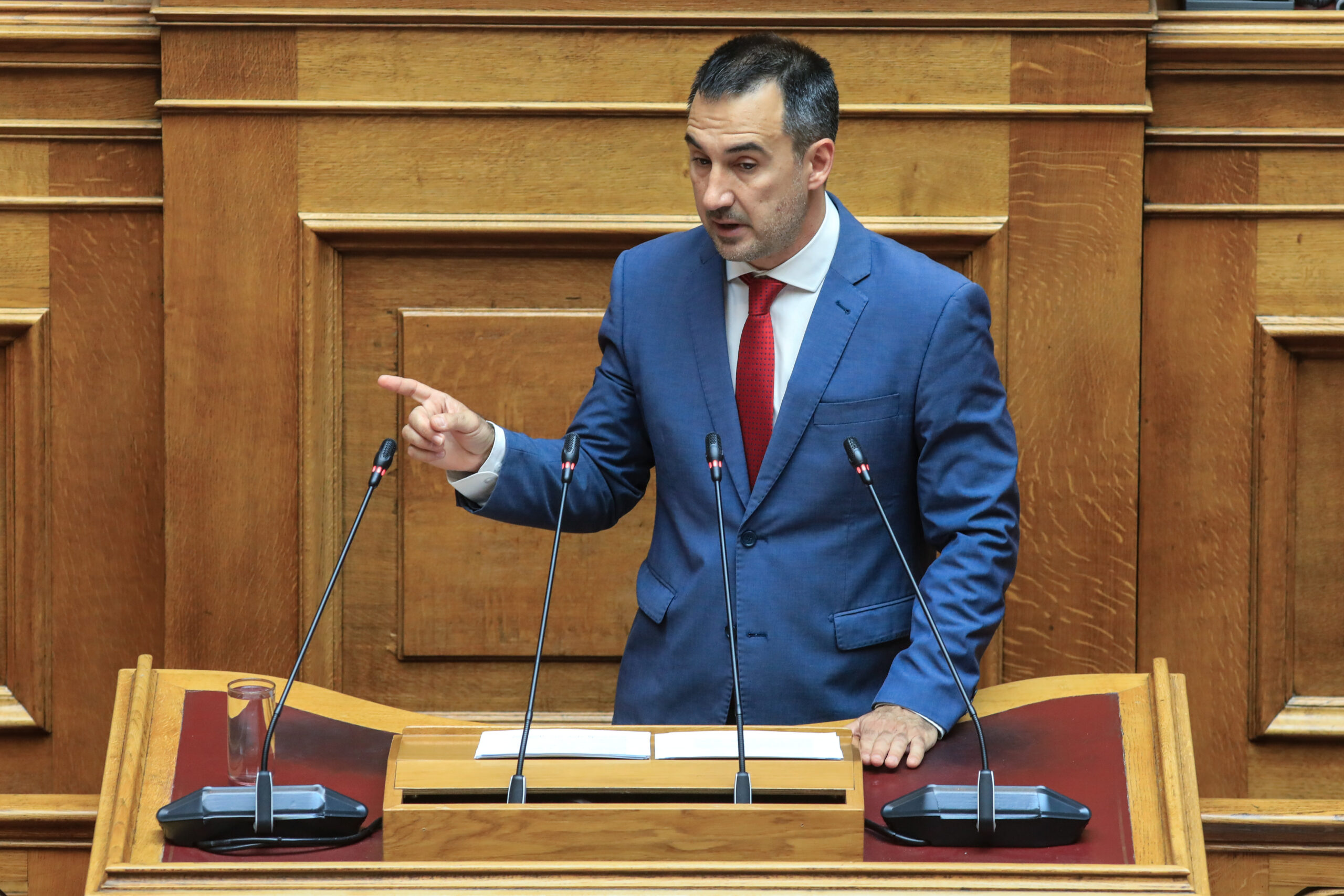 ΧΑΡΙΤΣΗΣ ΑΛΕΞΑΝΔΡΟΣ ΝΕ ΑΡΙΣΤΕΡΑ ΣΥΖΗΤΗΣΗ ΣΤΗΝ ΟΛΟΜΕΛΕΙΑ ΤΗΣ ΒΟΥΛΗΣ ΝΟΜΟΣΧΕΔΙΟΥ ΤΟΥ ΥΠΟΥΡΓΕΙΟΥ ΕΞΩΤΕΡΙΚΩΝ (ΓΙΩΡΓΟΣ ΚΟΝΤΑΡΙΝΗΣ/EUROKINISSI)