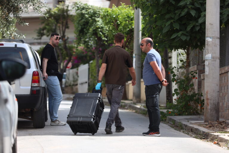 Έγκλημα στη Νέα Χαλκηδόνα: Στραγγάλισε τη 48χρονη ο δράστης, κλειδωμένη από μέσα η πόρτα του σπιτιού – Αναζητείται ο σύντροφός της