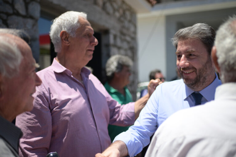 Επίσκεψη Ν. Ανδρουλάκη στην Εύβοια: Συνάντηση με τη Δημοτική Αρχή και τους πληγέντες από το σεισμό της περασμένης Δευτέρας