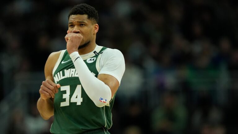 NBA: Με ασύλληπτο buzzer-beater του Αντετοκούνμπο οι Μπακς πέρασαν από την Ιντιάνα