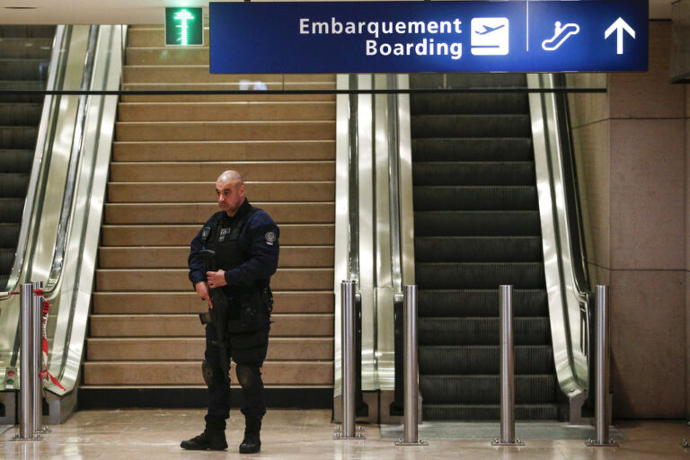 Γαλλία: Βλάβη στο σύστημα ελέγχου εναέριας κυκλοφορίας του αεροδρομίου Ορλύ – Ακυρώθηκαν 130 πτήσεις