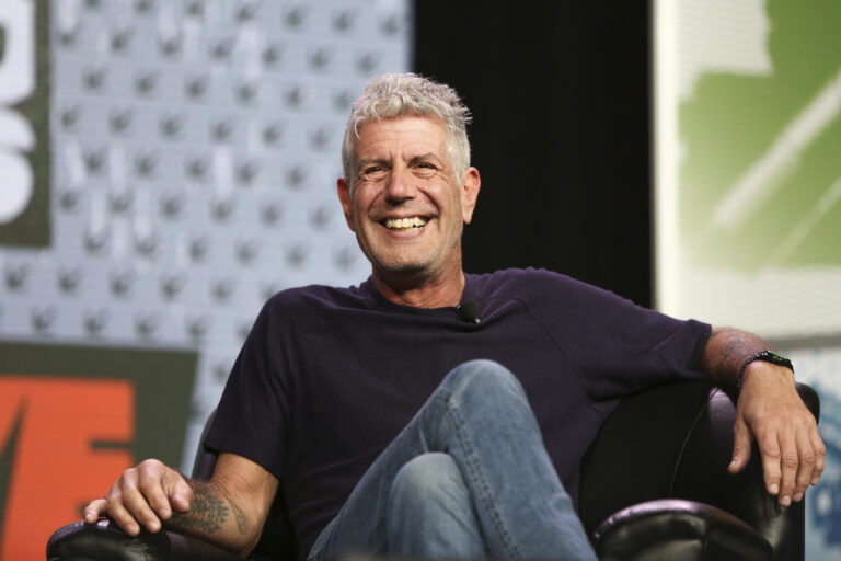 “Tony”: Η A24 ετοιμάζει βιογραφική ταινία για τον Anthony Bourdain