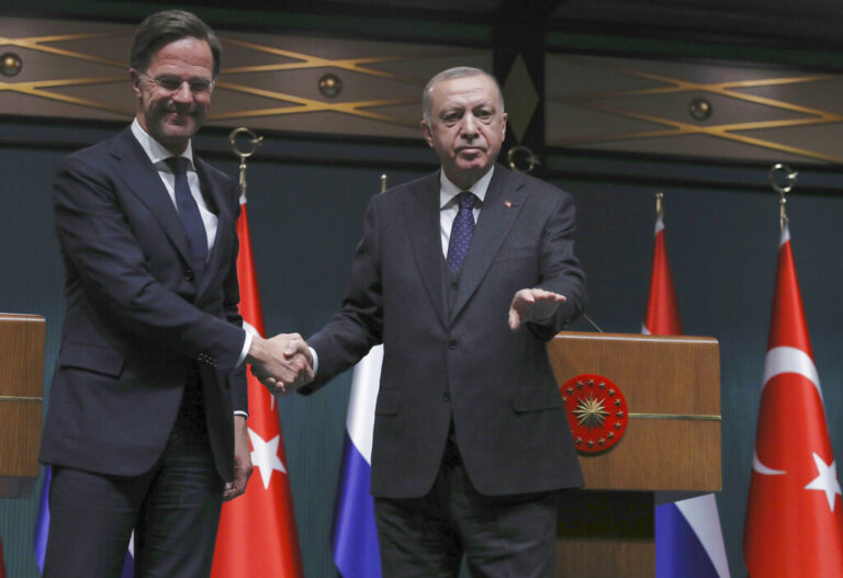 Συνάντηση Ερντογάν – Ρούτε με βασικό θέμα τις εξελίξεις στο Ουκρανικό