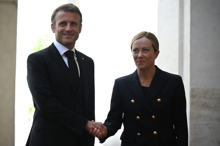 La Repubblica: Συνάντηση Μελόνι – Μακρόν στις 3 Ιουνίου στη Ρώμη