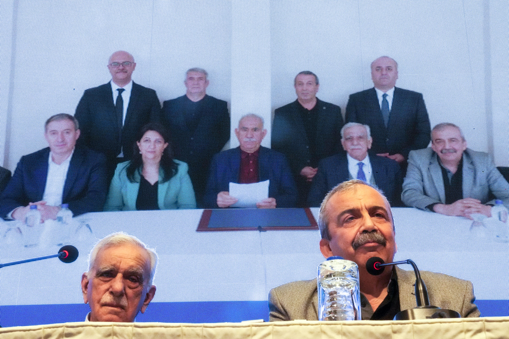 Τουρκία: Το φιλοκουρδικό κόμμα DEM ζητά από την κυβέρνηση την αποφυλάκιση πολιτικών κρατουμένων και άλλα «ανθρωπιστικά μέτρα» πριν από τον Ιούνιο