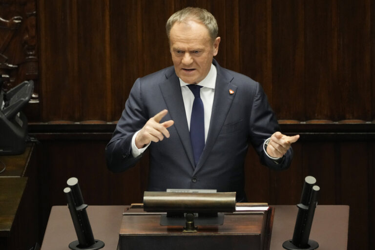 Τουσκ: Η Πολωνία δεν θα δεχθεί παράνομους μετανάστες στο έδαφός της