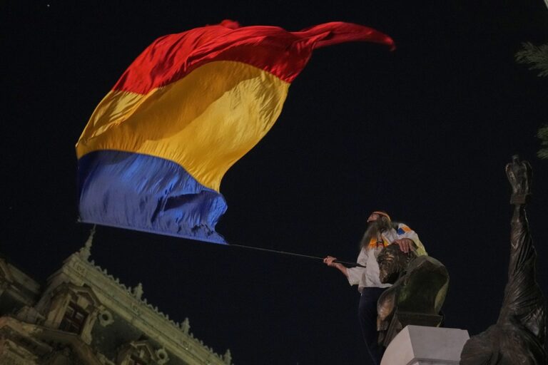 FT: Η ψηφοφορία της Κυριακής ένα από τα πιο αμφιλεγόμενα και απρόβλεπτα πολιτικά γεγονότα στη μετακομμουνιστική ιστορία της Ρουμανίας