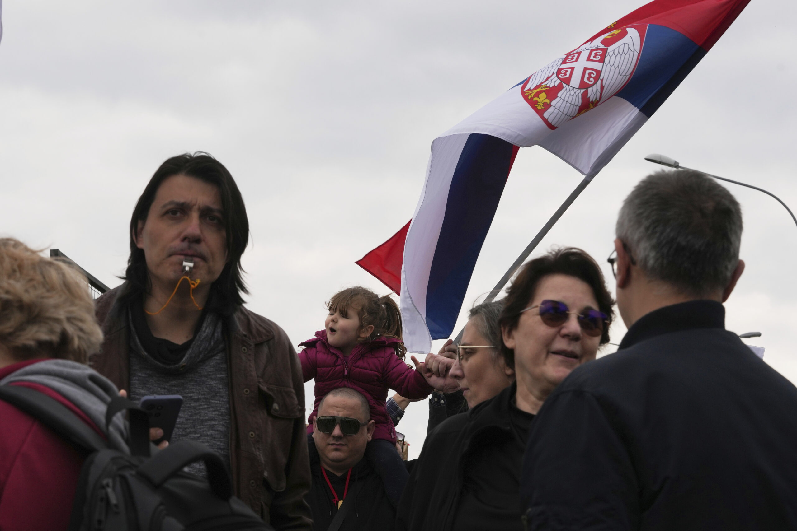 Διαδηλώσεις φοιτητών και εργαζομένων σε όλες τις μεγάλες πόλεις της Σερβίας