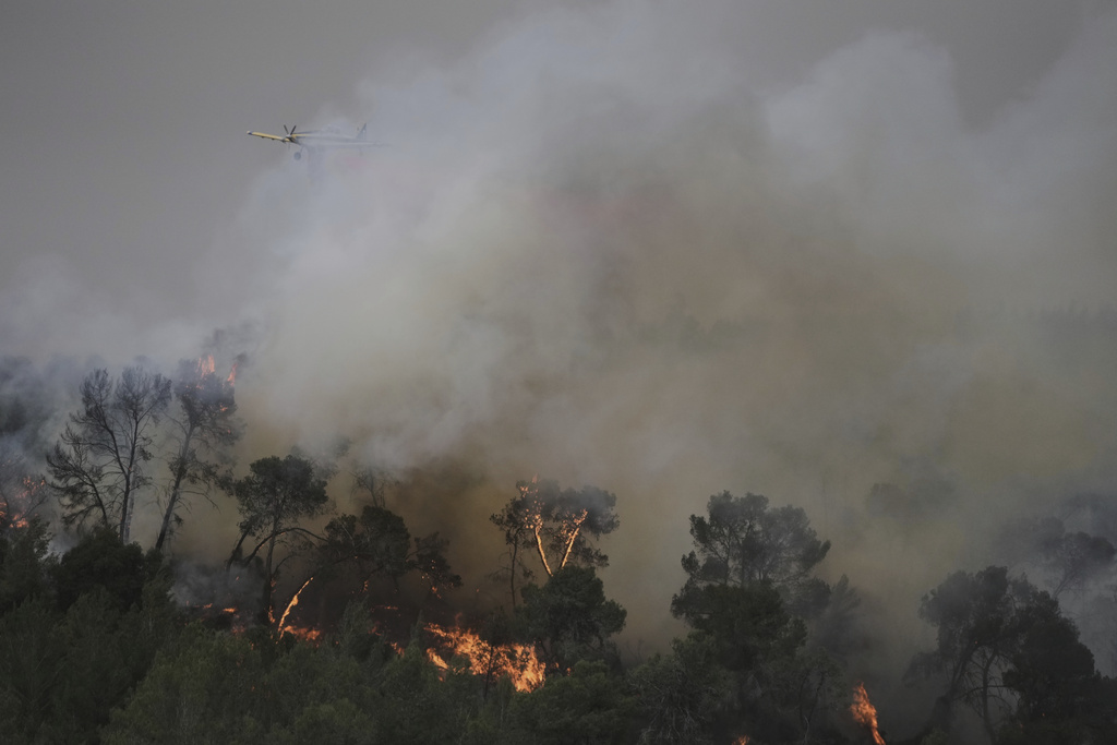Εμ. Μακρόν: Πλήρης αλληλεγγύη στον ισραηλινό λαό που αντιμετωπίζει μεγάλες πυρκαγιές – Άμεσα υλική υποστήριξη