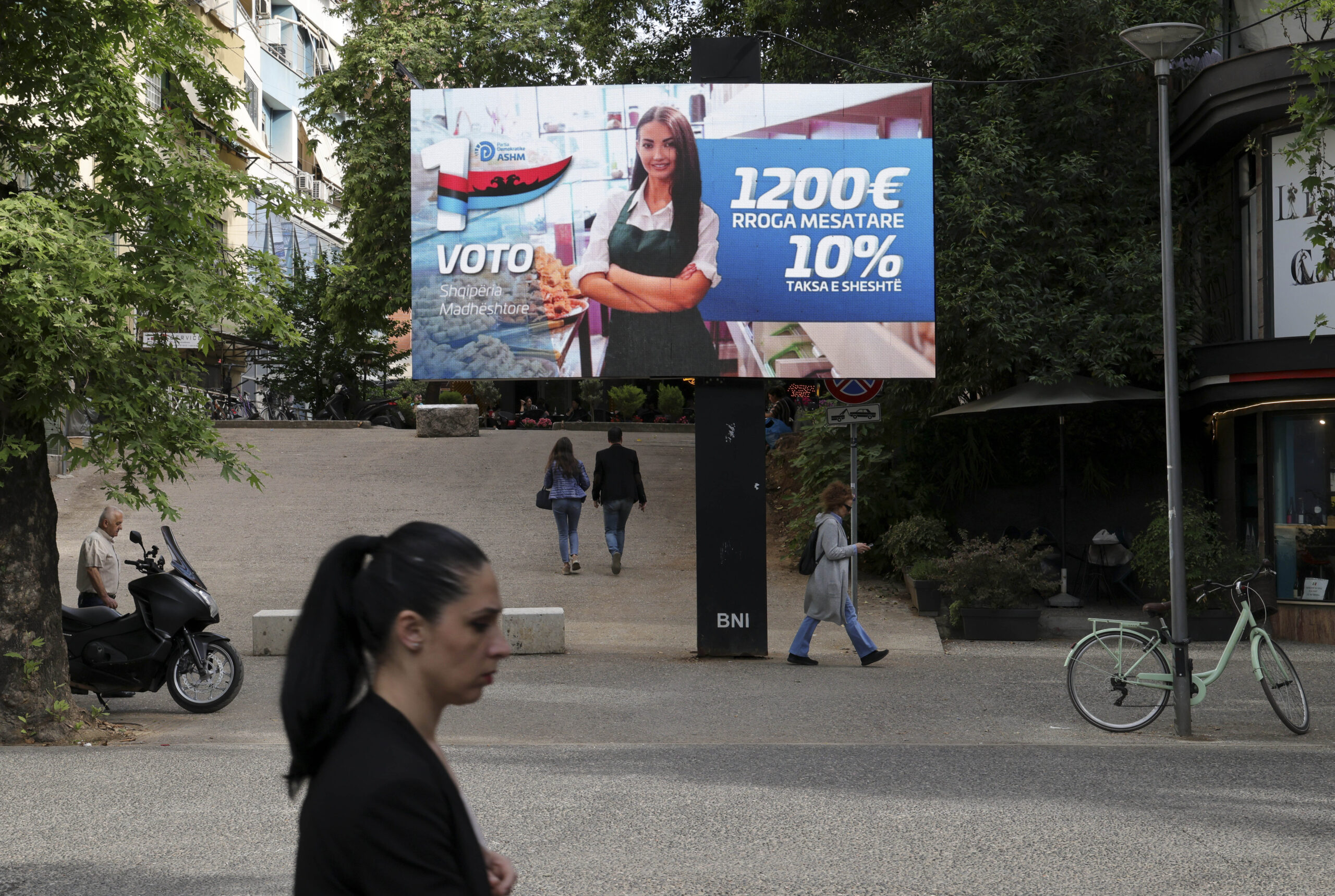 Εκλογές στην Αλβανία: Καραβάνια ψηφοφόρων για την αναμέτρηση Ράμα – Μπερίσα, τα προγνωστικά – Το ΕΡΤNews στην Κακαβιά