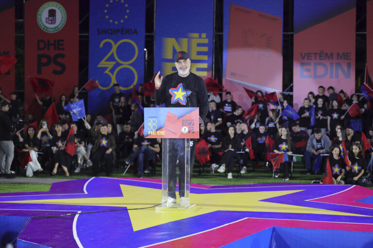 Σαρωτική νίκη Ράμα στις αλβανικές εκλογές: Αύριο αναμένεται η ομιλία του – Πορεία διαμαρτυρίας σχεδιάζει ο Μπερίσα