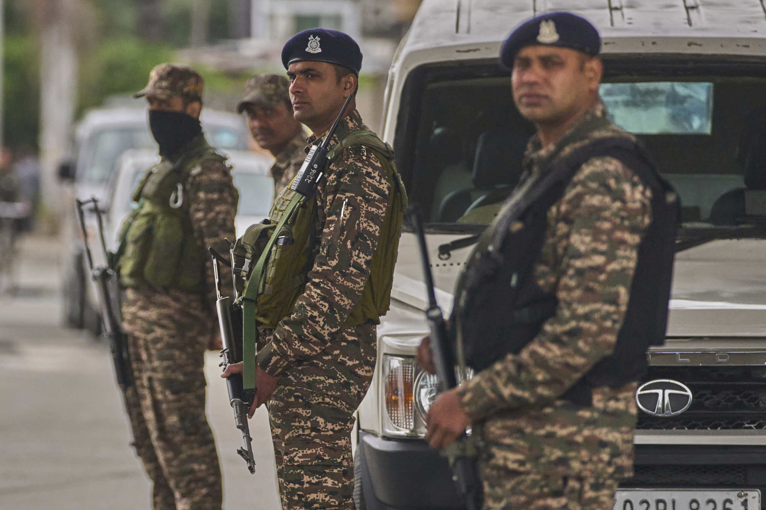 Ινδία – Πακιστάν: Κλιμακώνεται η σύγκρουση με εκατέρωθεν πυραυλικές επιθέσεις – ΗΠΑ και Κίνα καλούν σε αποκλιμάκωση