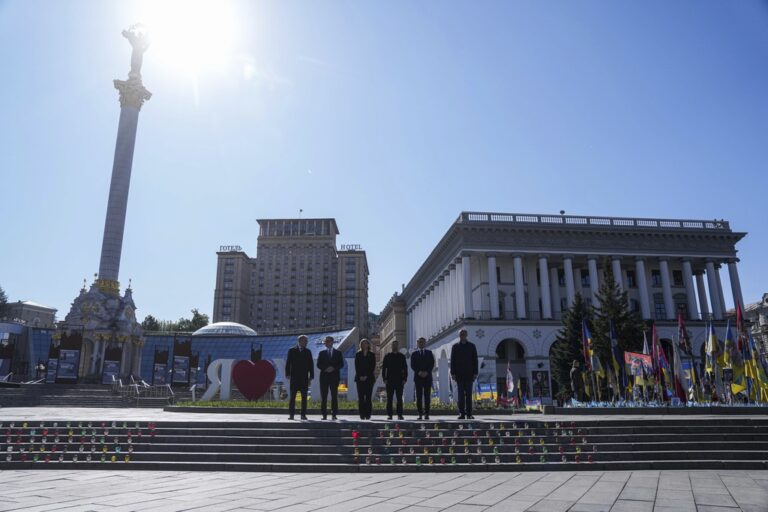 Οι ΗΠΑ πιέζουν για άμεση κατάπαυση του πυρός στην Ουκρανία εν αναμονή της συνάντησης στην Κωνσταντινούπολη