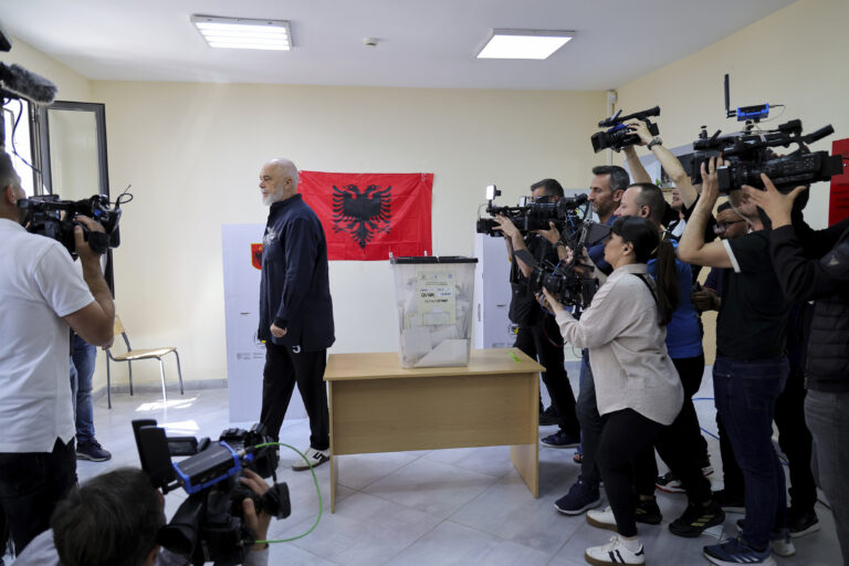 Εκλογές στην Αλβανία: Κυριαρχία Έντι Ράμα δείχνουν τα exit poll – Το ΕΡΤNews σε Τίρανα και Χειμάρρα