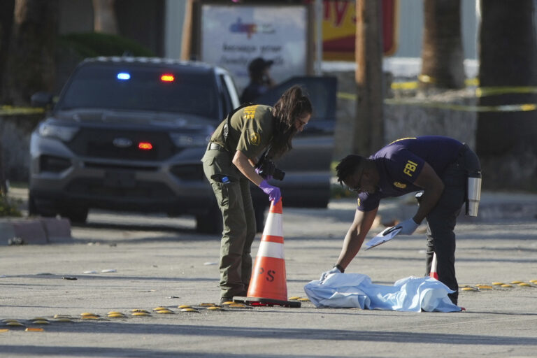 ΗΠΑ: Το FBI χαρακτήρισε «τρομοκρατική» ενέργεια την επίθεση σε κλινική στην Καλιφόρνια