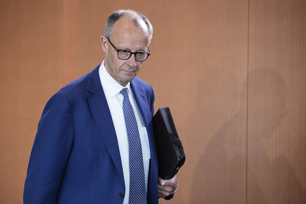 Μερτς: Η Ουκρανία μπορεί πλέον να χτυπά στρατιωτικούς στόχους εντός της Ρωσίας – Η αντίδραση του Κρεμλίνου Μερτς: Η Ουκρανία μπορεί πλέον να χτυπά στρατιωτικούς στόχους εντός της Ρωσίας – Η αντίδραση του Κρεμλίνου