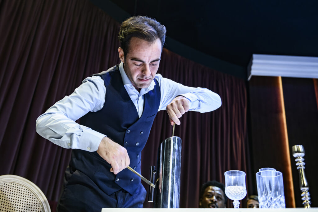 Festen & Blue Train: Συνεχίζουν στο Θέατρο Άλμα- Η προπώληση ξεκίνησε για τις 2 sold-out επιτυχίες που επιστρέφουν δυναμικά για 2η χρονιά!