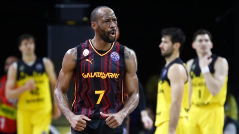 Champions League: Η Γαλατασαράι έκανε την έκπληξη και πέρασε με 90-80 στον τελικό όπου περιμένει ΑΕΚ ή Μάλαγα