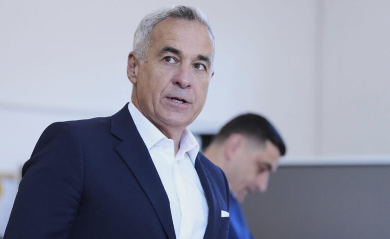 Ρουμανία: Ο ακροδεξιός Καλίν Τζορτζέσκου αποχωρεί από την πολιτική