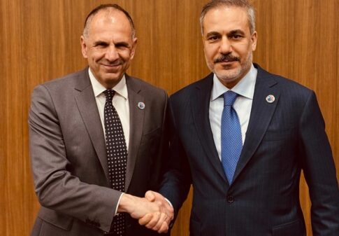 Γ. Τζογόπουλος στο ΕΡΤnews Radio 105,8: «Κλειδί» ο ρόλος του Τραμπ για τις εξελίξεις στο Ιράν