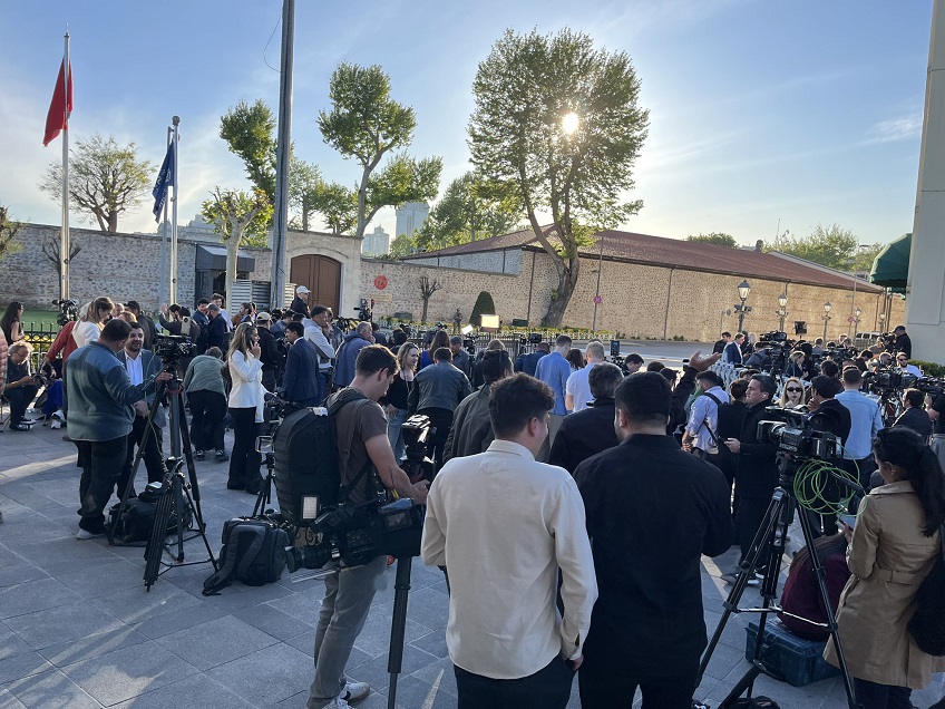 Με τριμερή συνάντηση Ουκρανών, Αμερικανών και Τούρκων ξεκινά η νέα προσπάθεια για το Ουκρανικό στην Κωνσταντινούπολη