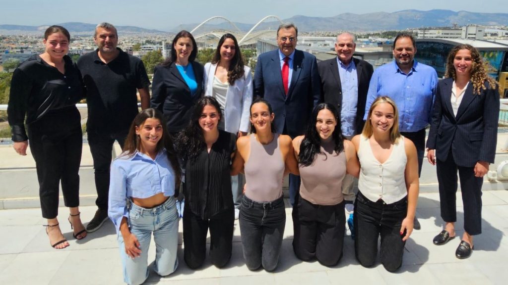 Η λάμψη της Εθνικής ομάδας πόλο γυναικών στην Ελληνική Ολυμπιακή Επιτροπή (video)
