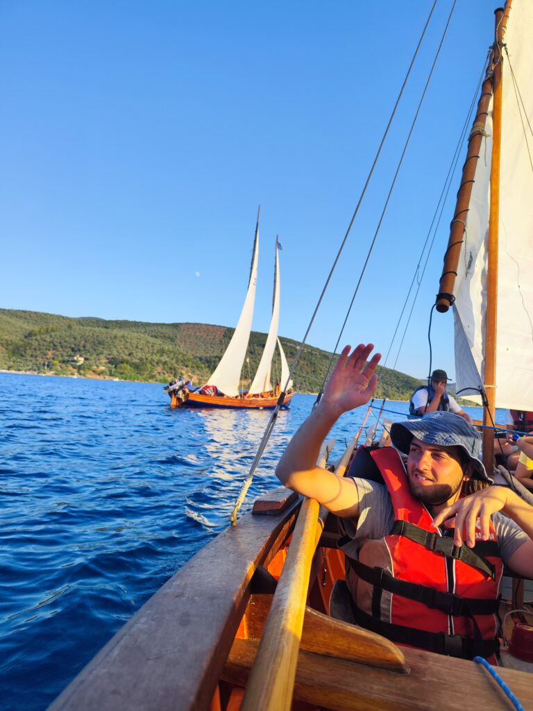 Περισσότερα από 100 ναυτοπροσκοπικά σκάφη στην άυλη πολιτιστική κληρονομιά της Ελλάδας