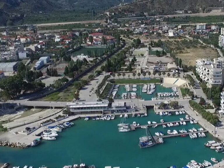 Ξυλόκαστρο: Προχωρά το έργο της ανάπλασης της παραλιακής ζώνης
