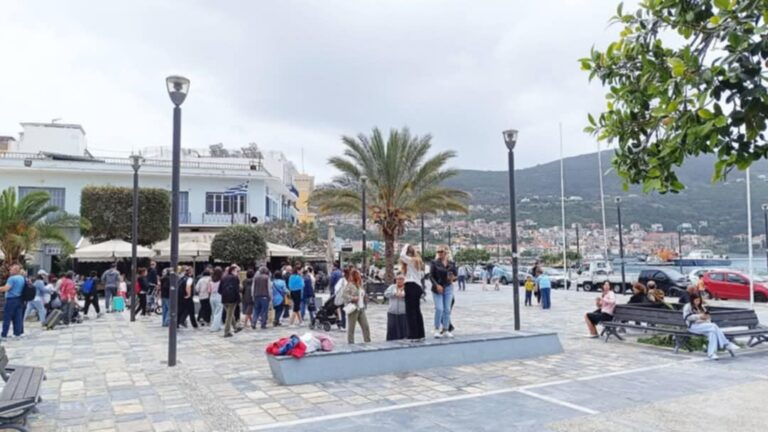 Σάμος: Θύμισε μέρες Αυγούστου το τριήμερο, λόγω Τούρκων επισκεπτών