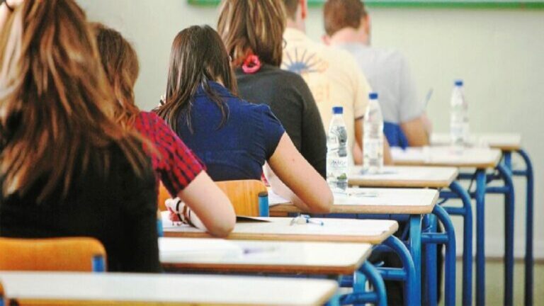 Βραδινή Θεία Λειτουργία για τους υποψηφίους των Πανελλαδικών Εξετάσεων στον Άγιο Νικόλαο Βόλου