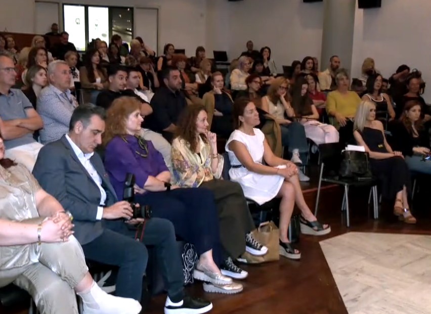 «SHE Talks About»: «Μια Σκηνή, Τέσσερις Φωνές, Πολλές Ιστορίες»- Εκδήλωση στο MOMus για την ενδυνάμωση και τα δικαιώματα των γυναικών