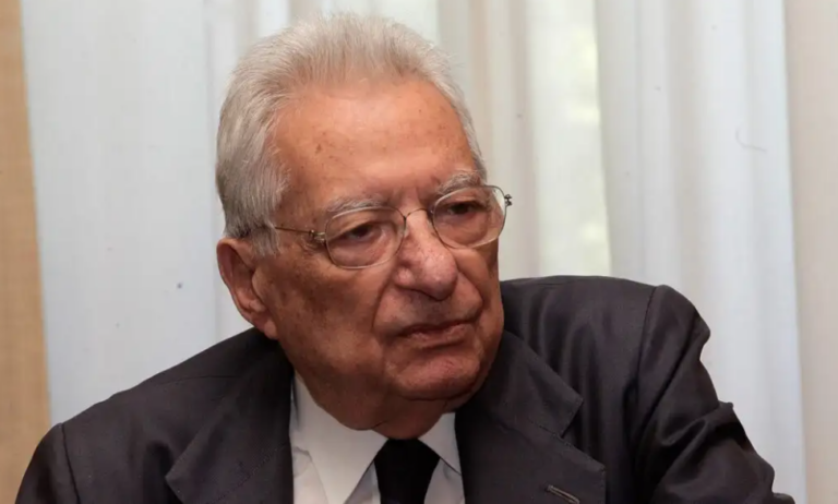 Συλλυπητήρια δήλωση του ΥΜΑΘ Κ. Π. Γκιουλέκα για τον θάνατο του Πέτρου Μολυβιάτη