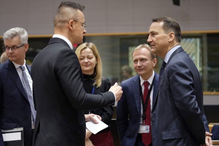 Πολωνία – Ουγγαρία: Αντιπαράθεση και ανταλλαγή σχολίων στη σύνοδο του ΝΑΤΟ για το σκάνδαλο κατασκοπείας