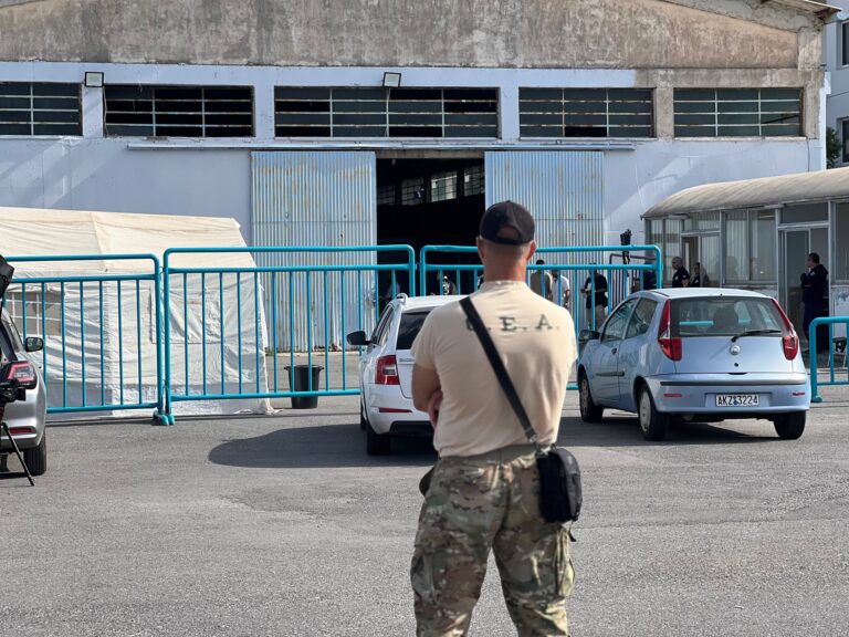 Καλαμάτα: Τρεις συλλήψεις για παράνομη διακίνηση ανθρώπων – Την Τετάρτη θα αναχωρήσουν οι 78 διασωθέντες