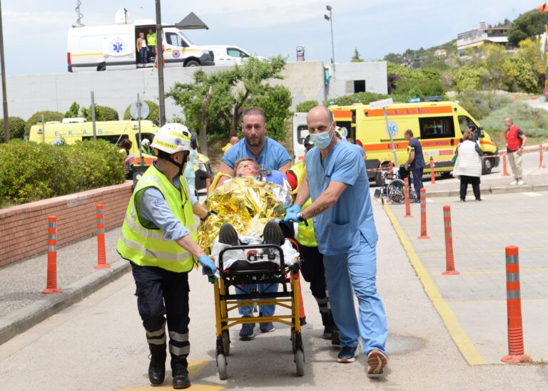 Νοσοκομείο Παπαγεωργίου: Άσκηση επιχειρησιακής ετοιμότητας για τη διαχείριση τραυματιών μετά από σεισμό